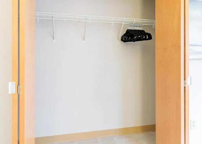 Landing - Modern With Amazing Amenities