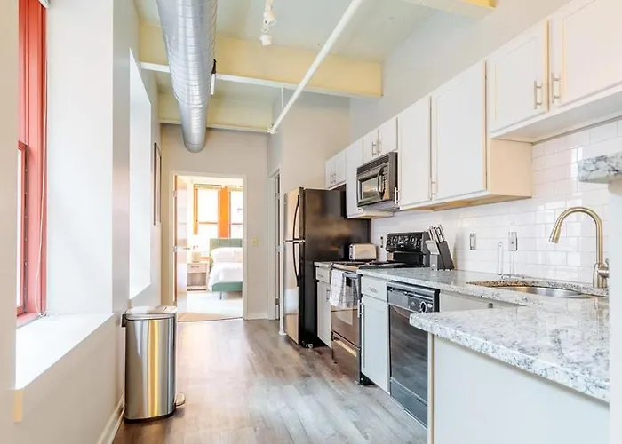 Apartment Landing - Modern With Amazing Amenities *